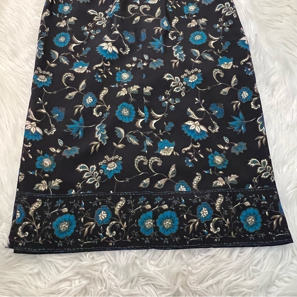 Briggs Women's Size Medium Petite Midi Skirt Black Blue Floral Side Slits - Picture 8 of 9